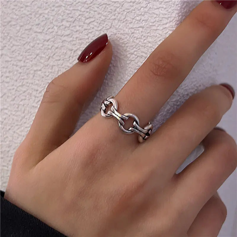 Simple Vintage Women's Fashion Ring